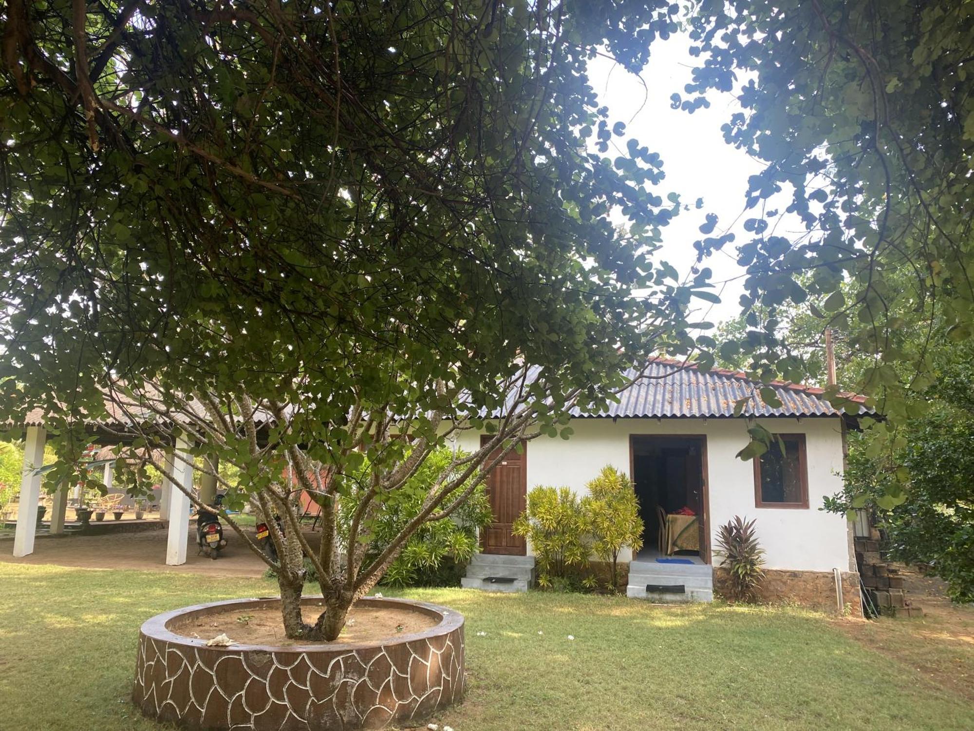 108 Palms Beach Resort Trincomalee Exterior photo