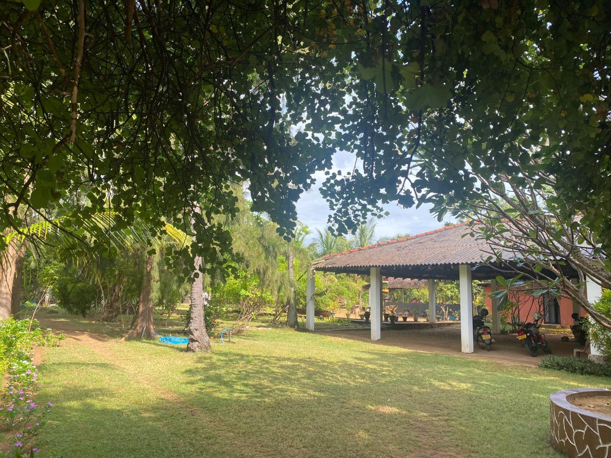 108 Palms Beach Resort Trincomalee Exterior photo