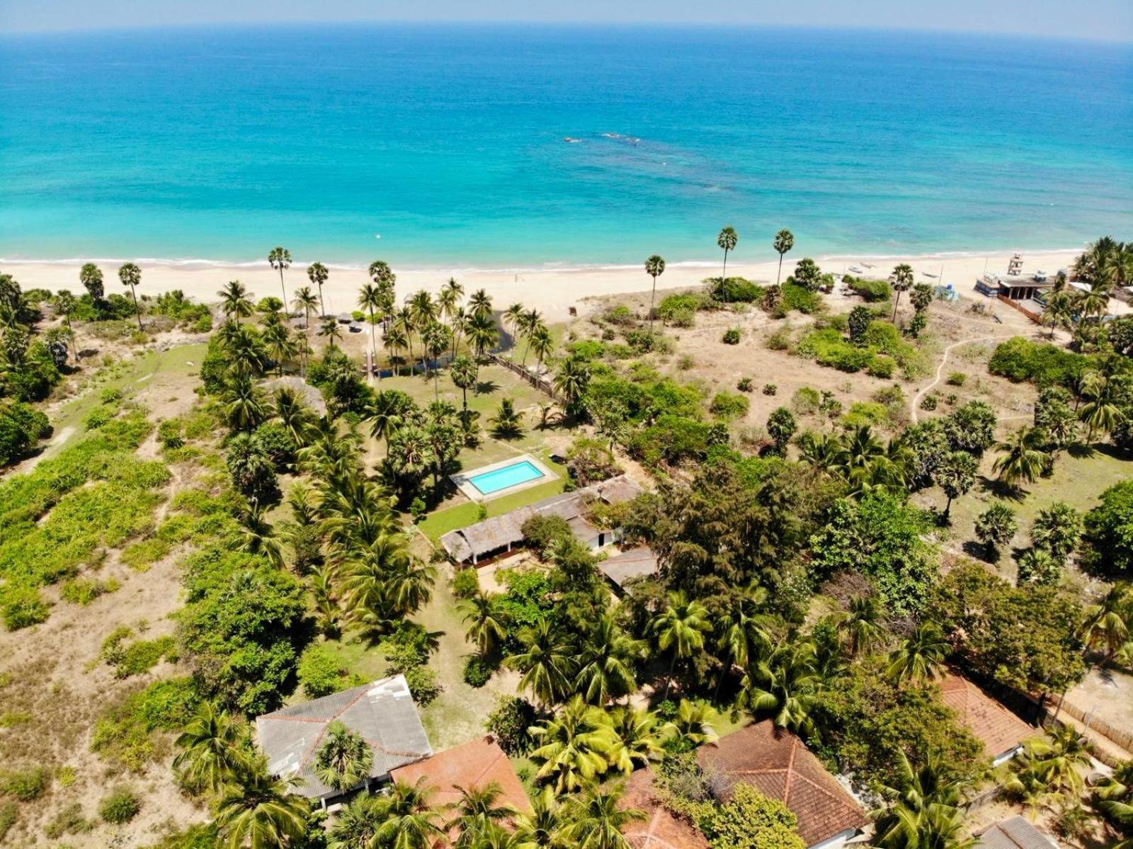 108 Palms Beach Resort Trincomalee Exterior photo