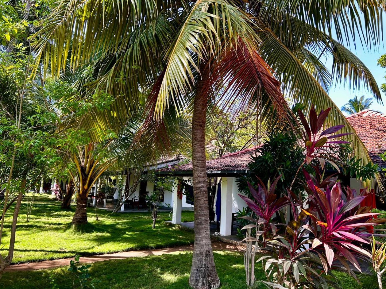 108 Palms Beach Resort Trincomalee Exterior photo